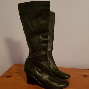 Black wedge boots